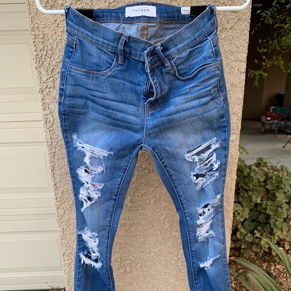 PacSun stretchy ripped jeans.